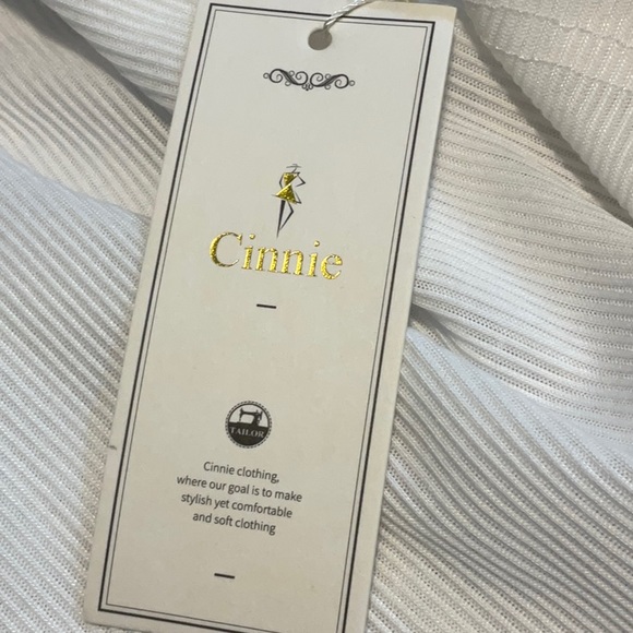 NWT Connie White Ribbed Tank - Picture 4 of 6